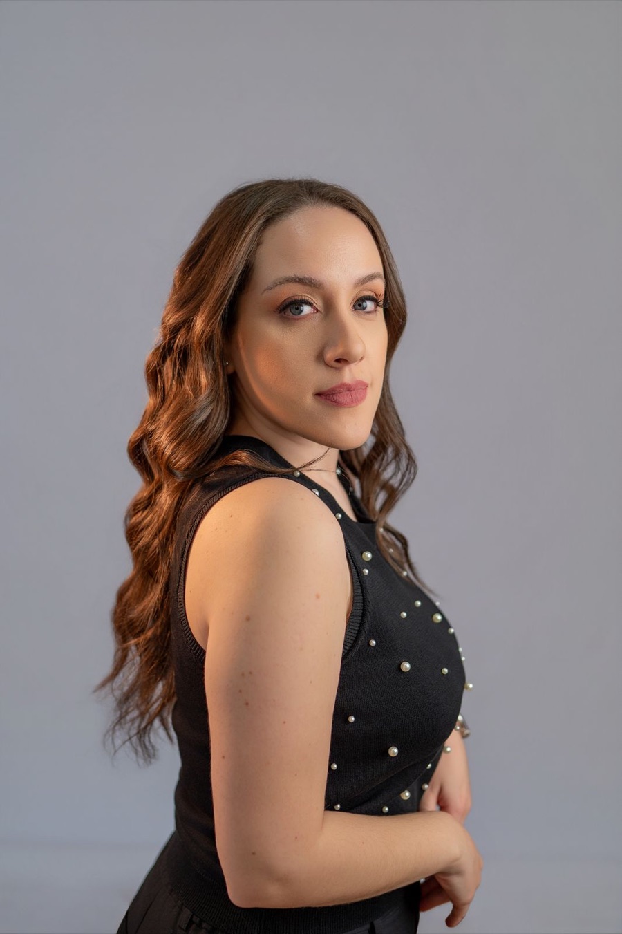 Patrícia Ilhôa olhando para a câmera